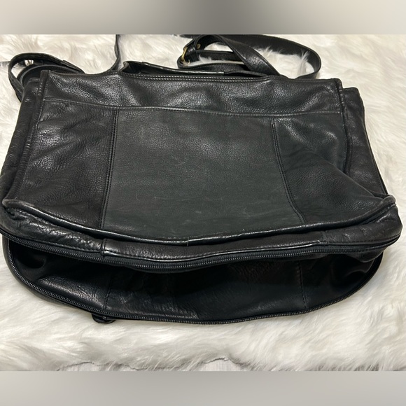 Vintage Wilson’s Black Leather Expandable Messenger Bag - Picture 8 of 13